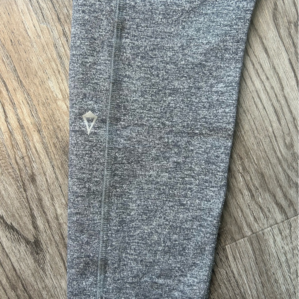 Ivivva by Lululemon size 14 youth yoga pants with side pockets in grey - Picture 5 of 8